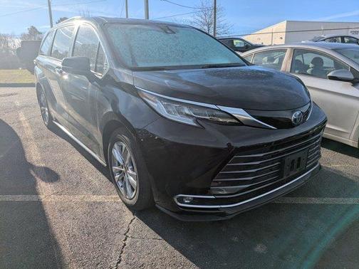 2022 Toyota Sienna Limited