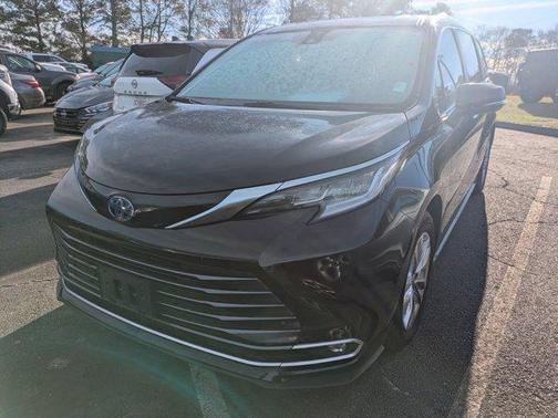2022 Toyota Sienna Limited