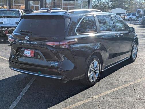 2022 Toyota Sienna Limited