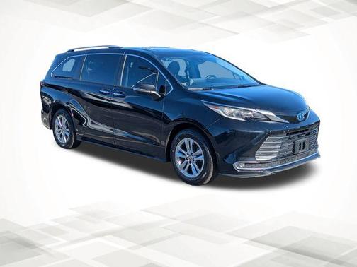 2022 Toyota Sienna Limited