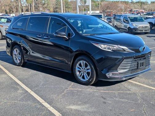 2022 Toyota Sienna Limited