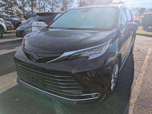 2022 Toyota Sienna Limited
