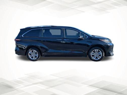 2022 Toyota Sienna Limited