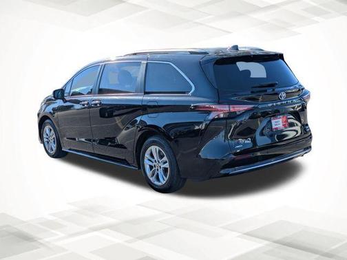 2022 Toyota Sienna Limited