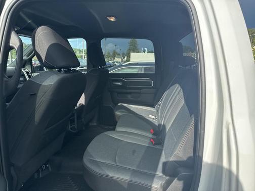 2022 RAM 2500 Big Horn Crew Cab 4x4 6'4' Box