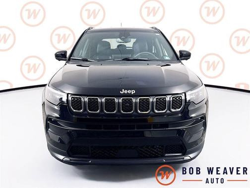 Diamond Black Crystal Pearlcoat 2023 Jeep Compass Latitude