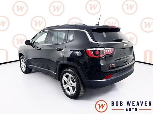 Diamond Black Crystal Pearlcoat 2023 Jeep Compass Latitude