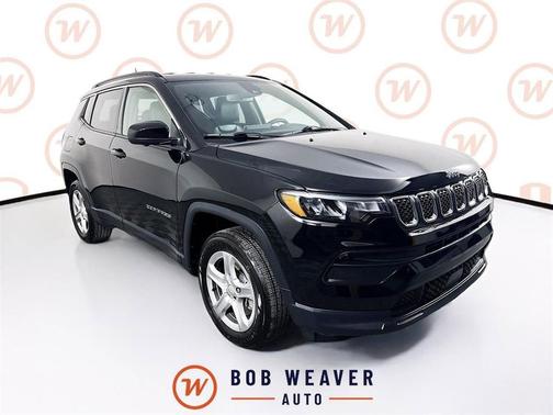 Diamond Black Crystal Pearlcoat 2023 Jeep Compass Latitude