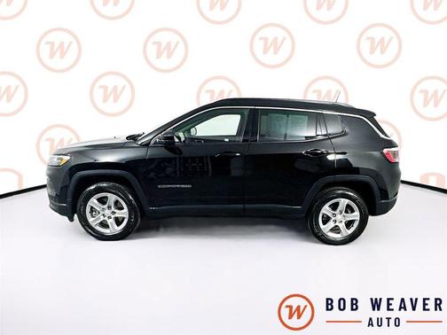 Diamond Black Crystal Pearlcoat 2023 Jeep Compass Latitude