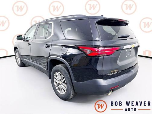 Mosaic Black Metallic 2023 Chevrolet Traverse LT Cloth