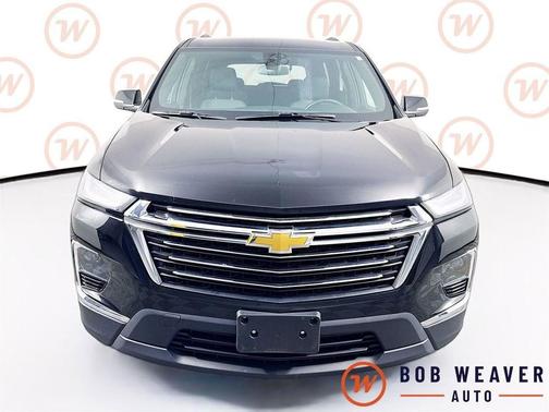 Mosaic Black Metallic 2023 Chevrolet Traverse LT Cloth