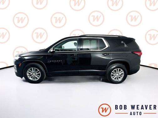Mosaic Black Metallic 2023 Chevrolet Traverse LT Cloth