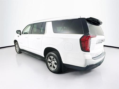 2022 GMC Yukon XL SLE