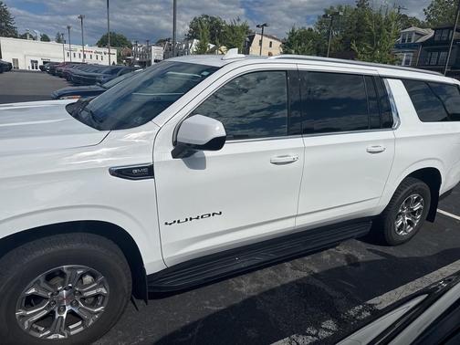 2022 GMC Yukon XL SLE