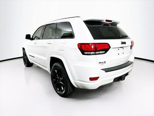 2022 Jeep Grand Cherokee Laredo