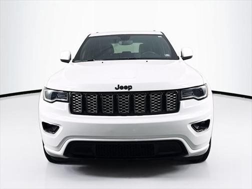 2022 Jeep Grand Cherokee Laredo