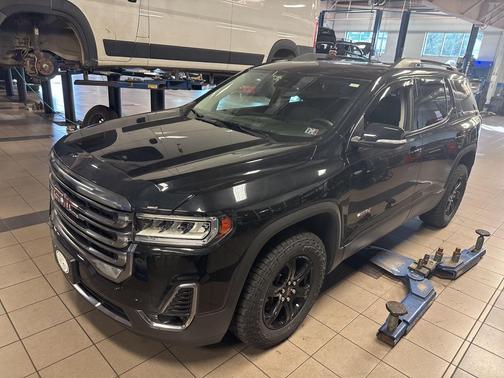 2023 GMC Acadia AWD AT4