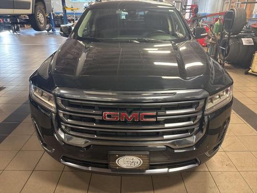 2023 GMC Acadia AWD AT4