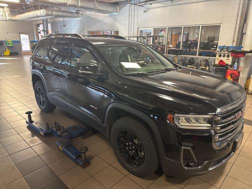 2023 GMC Acadia AWD AT4