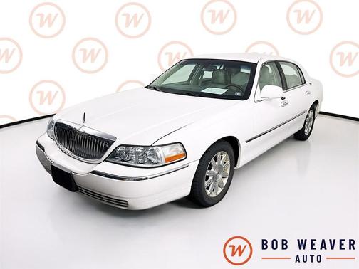 2011 Lincoln Town Car Signature