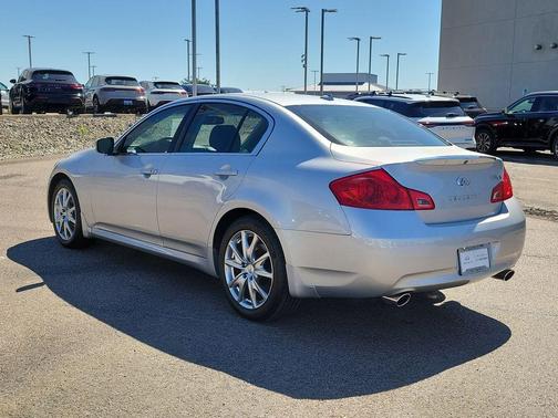 Liquid Platinum 2009 INFINITI G37x Base