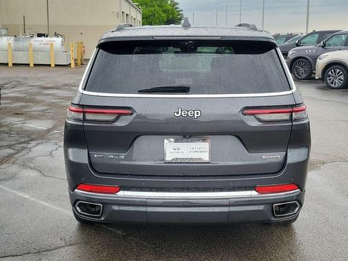 Metallic 2022 Jeep Grand Cherokee L Overland