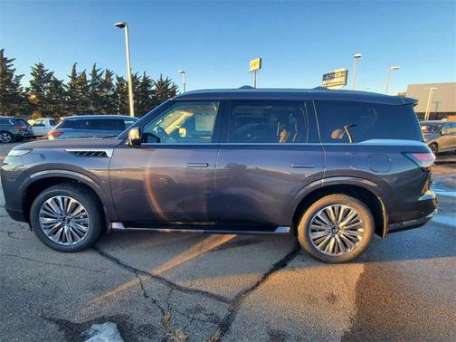 2025 INFINITI QX80 Luxe