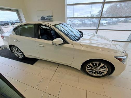 2022 INFINITI Q50 LUXE