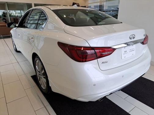 2022 INFINITI Q50 LUXE