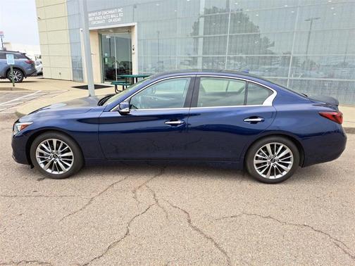 2022 INFINITI Q50 LUXE