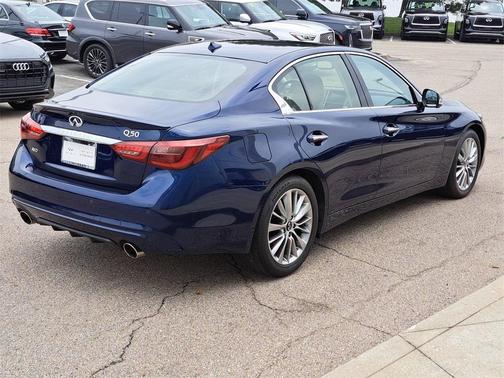 2022 INFINITI Q50 LUXE