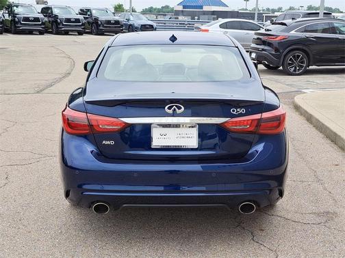 2022 INFINITI Q50 LUXE