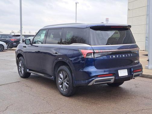 2025 INFINITI QX80 PURE