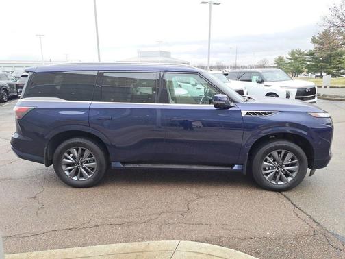 2025 INFINITI QX80 PURE