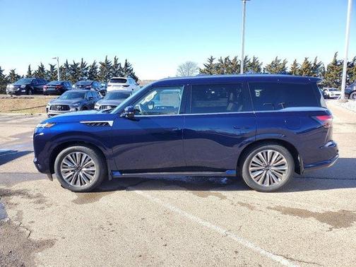 2025 INFINITI QX80 Luxe