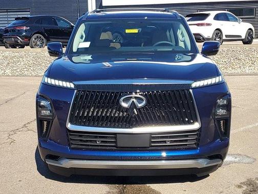 2025 INFINITI QX80 Luxe