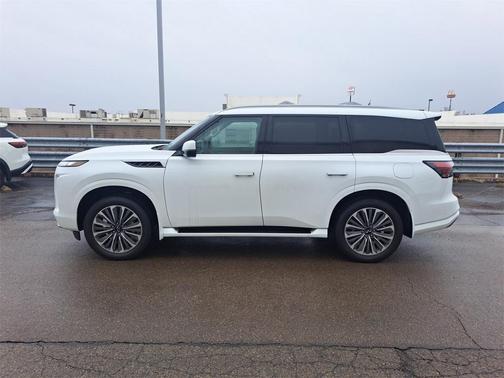 2026 INFINITI QX80 Luxe