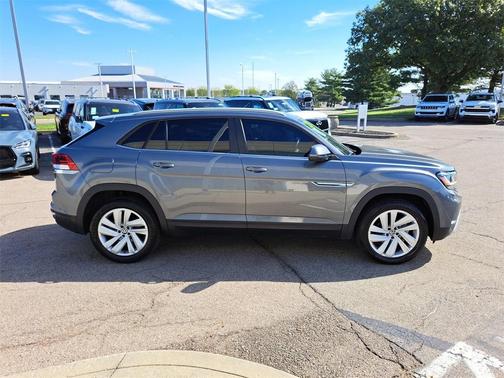 2021 Volkswagen Atlas Cross Sport 2.0T SE w/Technology