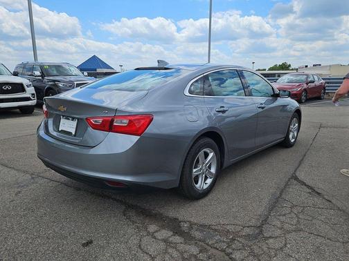 Sterling Gray Metallic 2023 Chevrolet Malibu LT