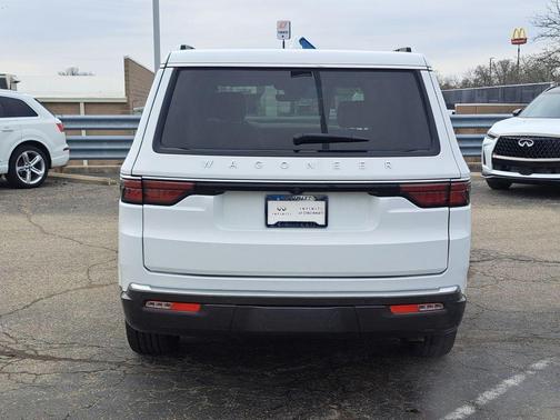 2022 Jeep Wagoneer Series III
