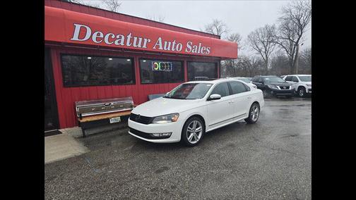 2015 Volkswagen Passat 1.8T Auto SE w/Sunroof & Nav