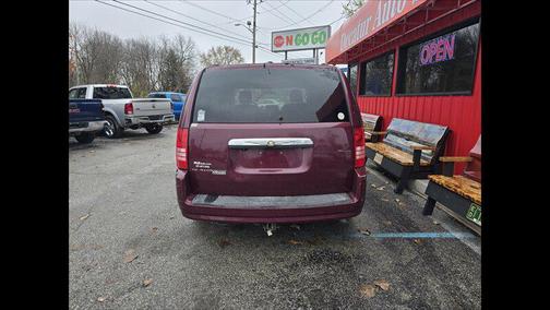 2008 Chrysler Town & Country Touring