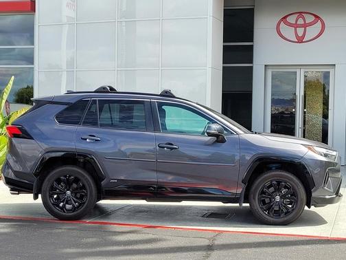 2022 Toyota RAV4 Hybrid SE