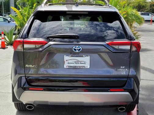 2022 Toyota RAV4 Hybrid SE