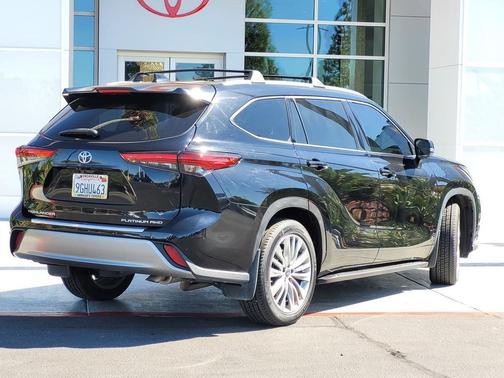 2023 Toyota Highlander Platinum