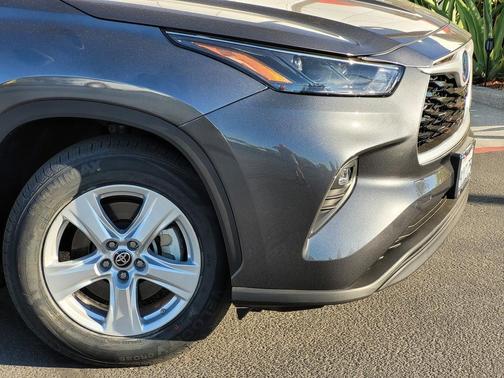 2024 Toyota Highlander Hybrid LE