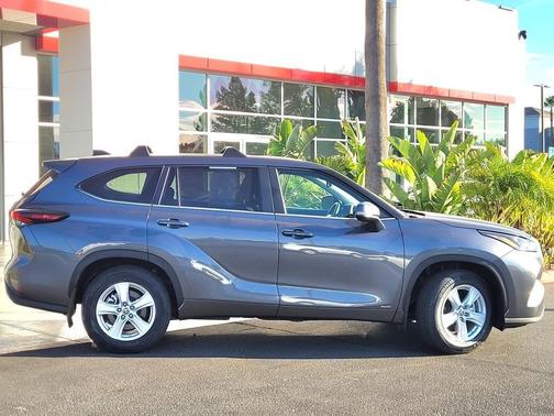 2024 Toyota Highlander Hybrid LE