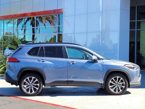 2023 Toyota Corolla Cross XLE