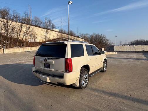 2013 Cadillac Escalade Luxury