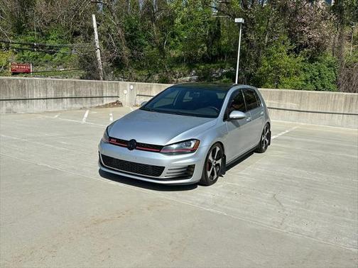 2017 Volkswagen Golf GTI 2.0T SE 4-Door